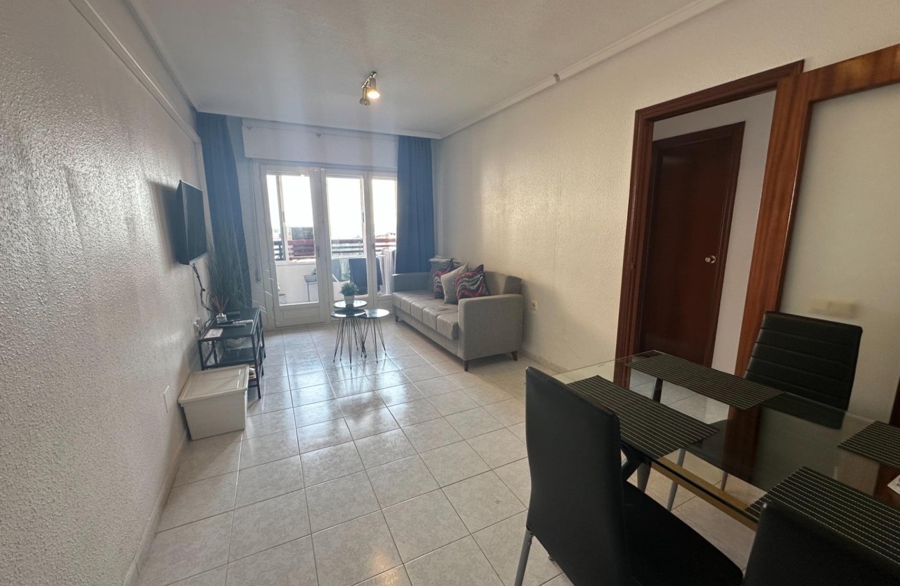 Revente - Appartement -
Torrevieja - Center