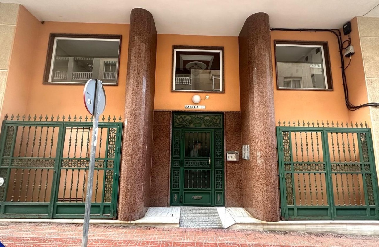 Revente - Appartement -
Torrevieja - Center