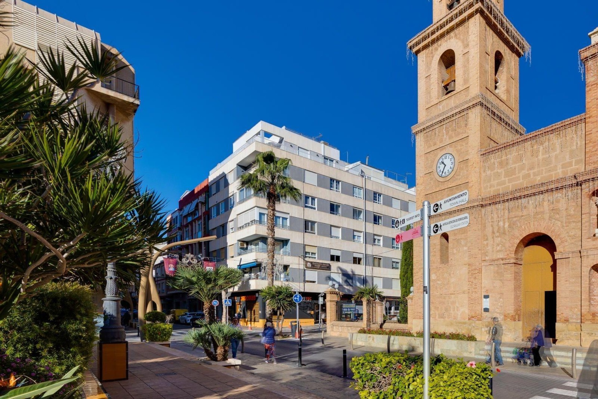 Revente - Appartement -
Torrevieja - Center