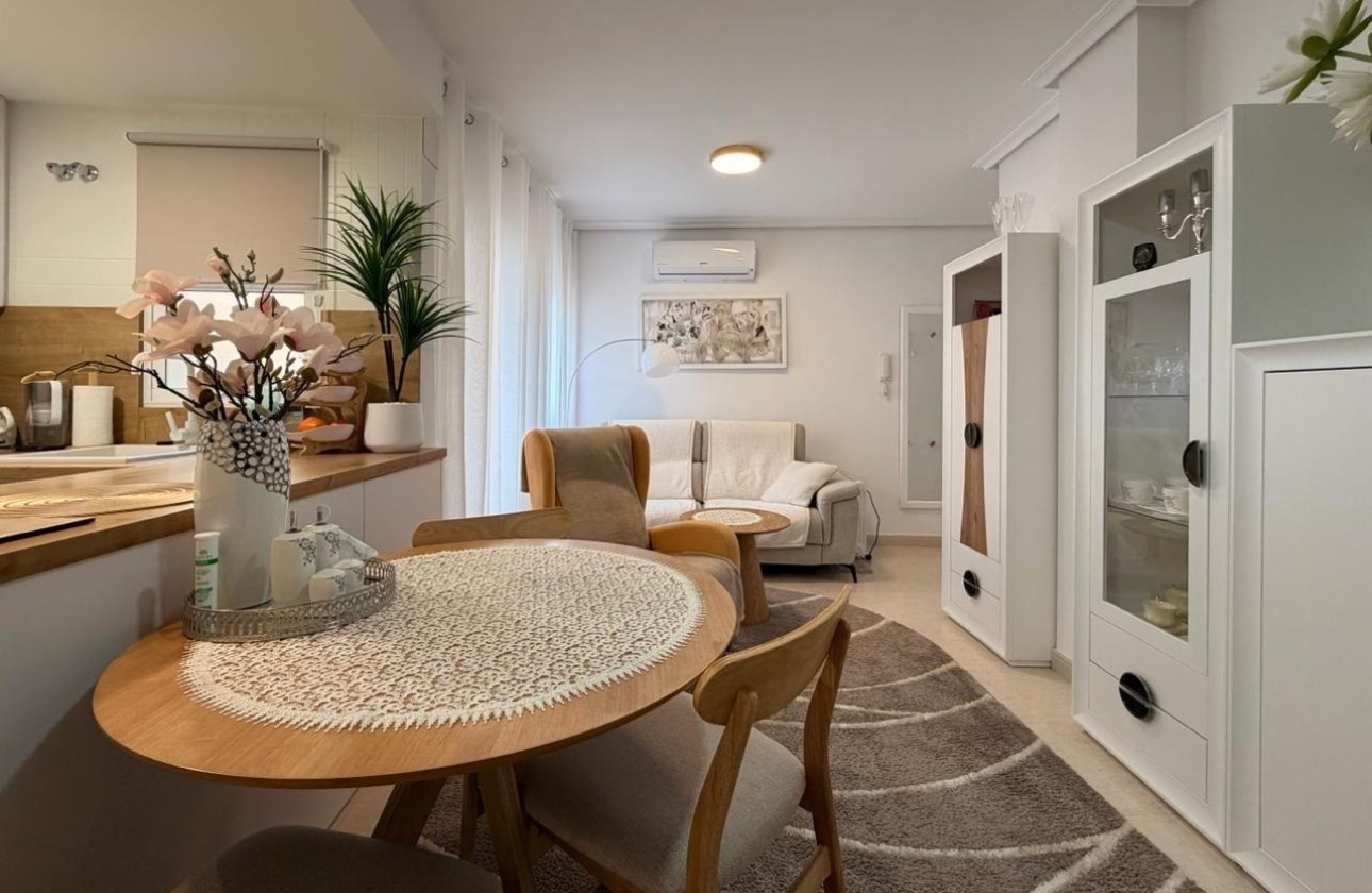 Revente - Appartement -
Torrevieja - Center