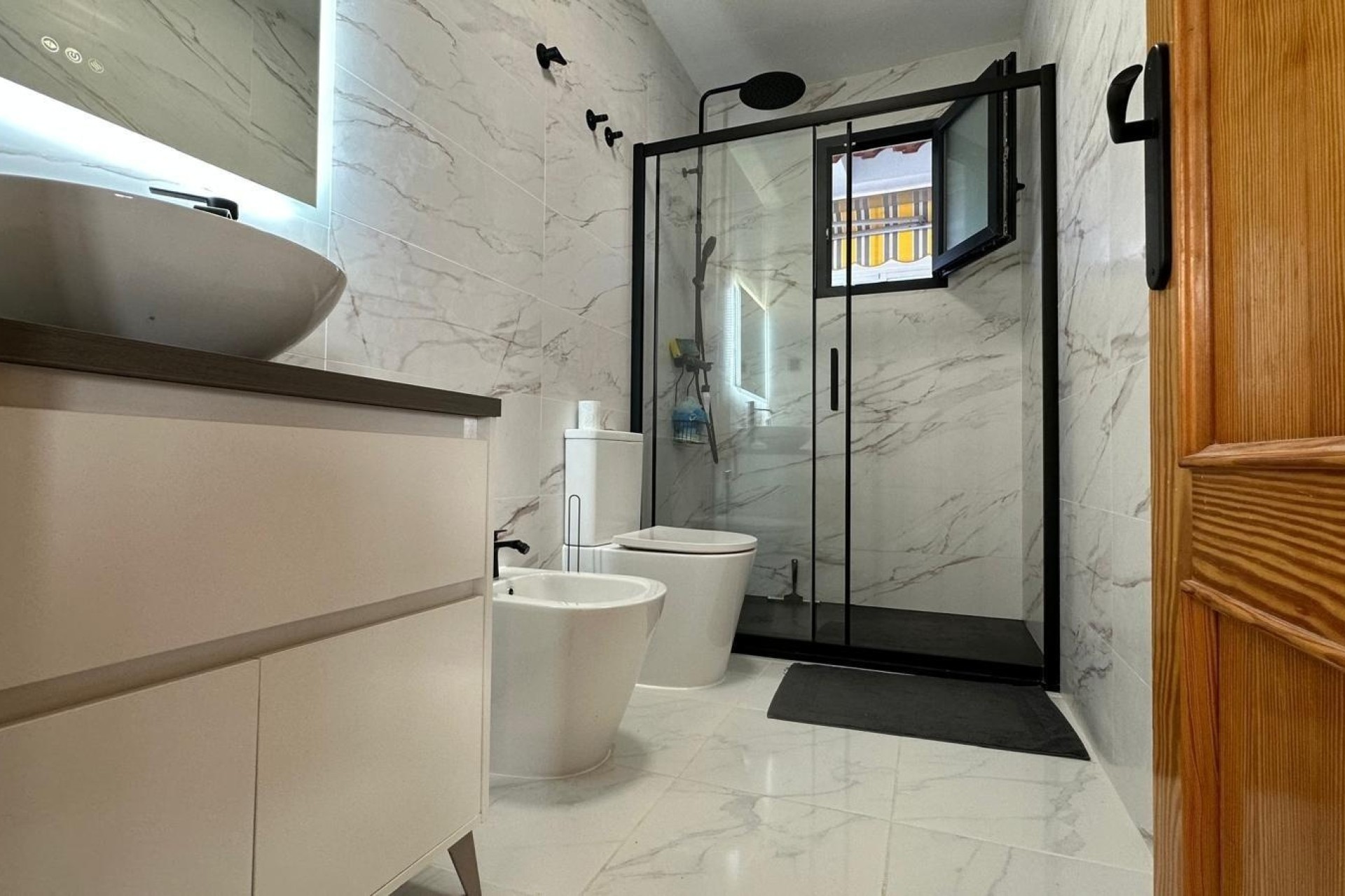 Revente - Appartement -
Torrevieja - Center