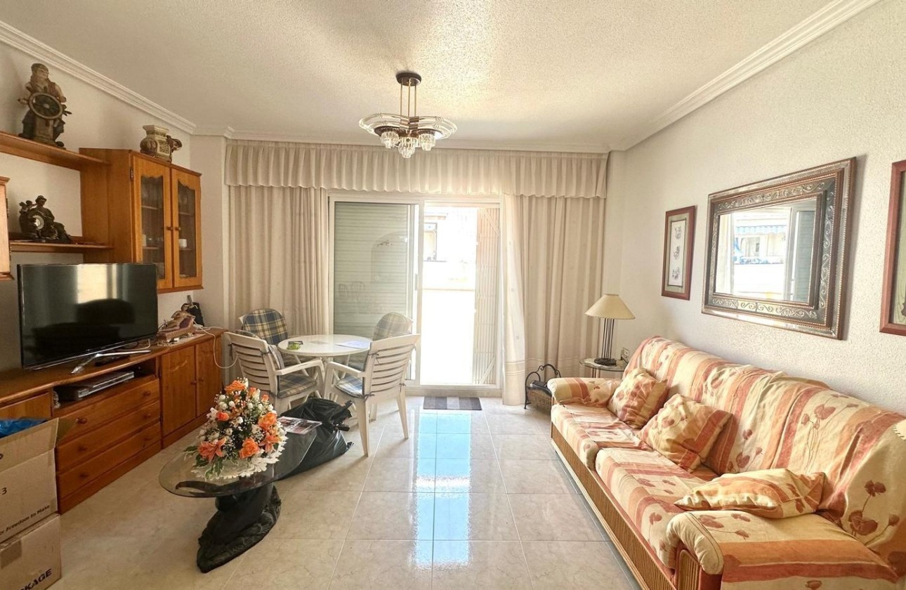 Revente - Appartement -
Torrevieja - Center