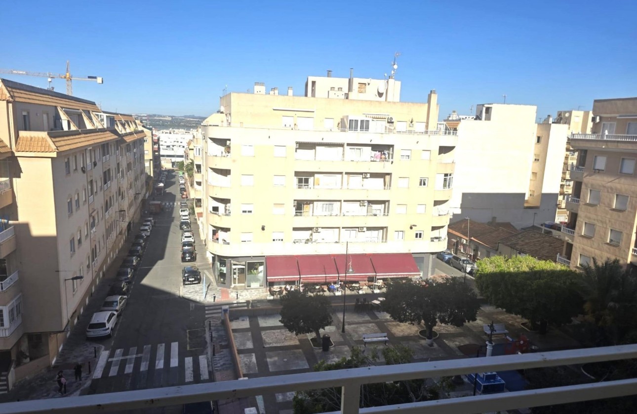 Revente - Appartement -
Torrevieja - Center