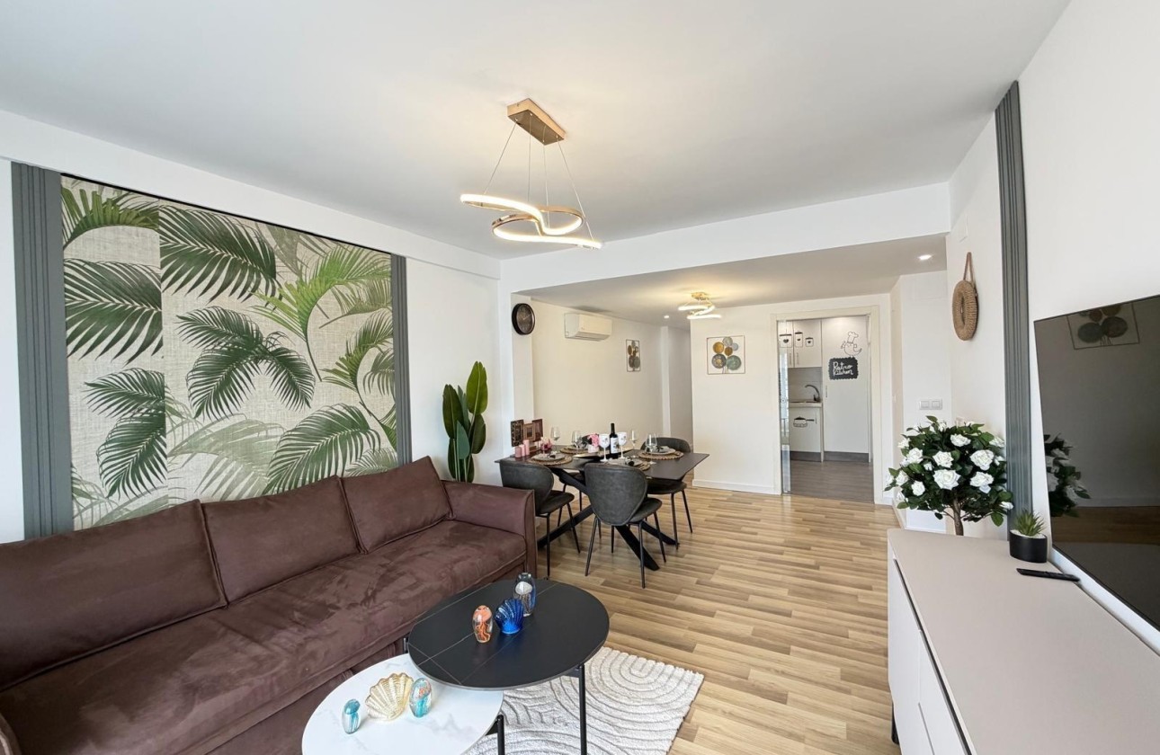 Revente - Appartement -
Torrevieja - Center