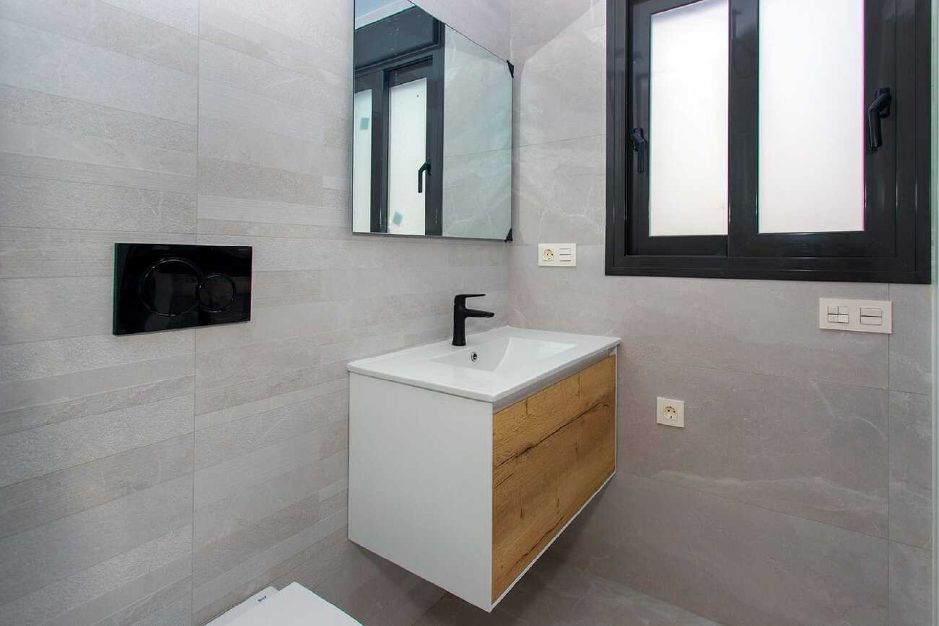 Revente - Appartement -
Torrevieja - CENTRE PLAYA DEL CURA LAS PISCINAS