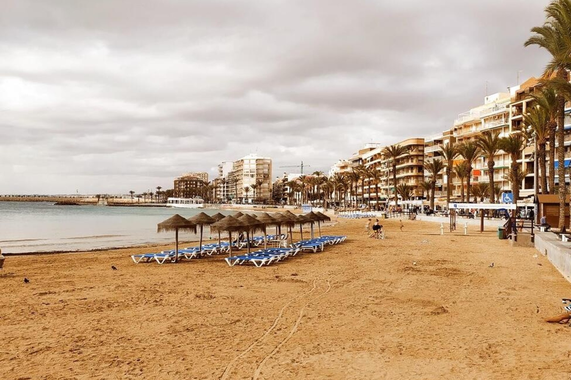 Revente - Appartement -
Torrevieja - CENTRE