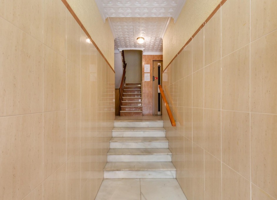 Revente - Appartement -
Torrevieja - Centro - Muelle Pesquero