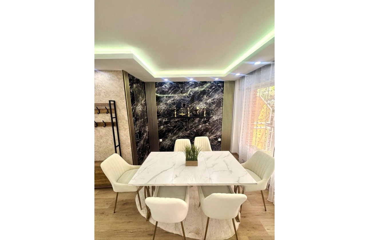 Revente - Appartement -
Torrevieja - Centro - Muelle Pesquero