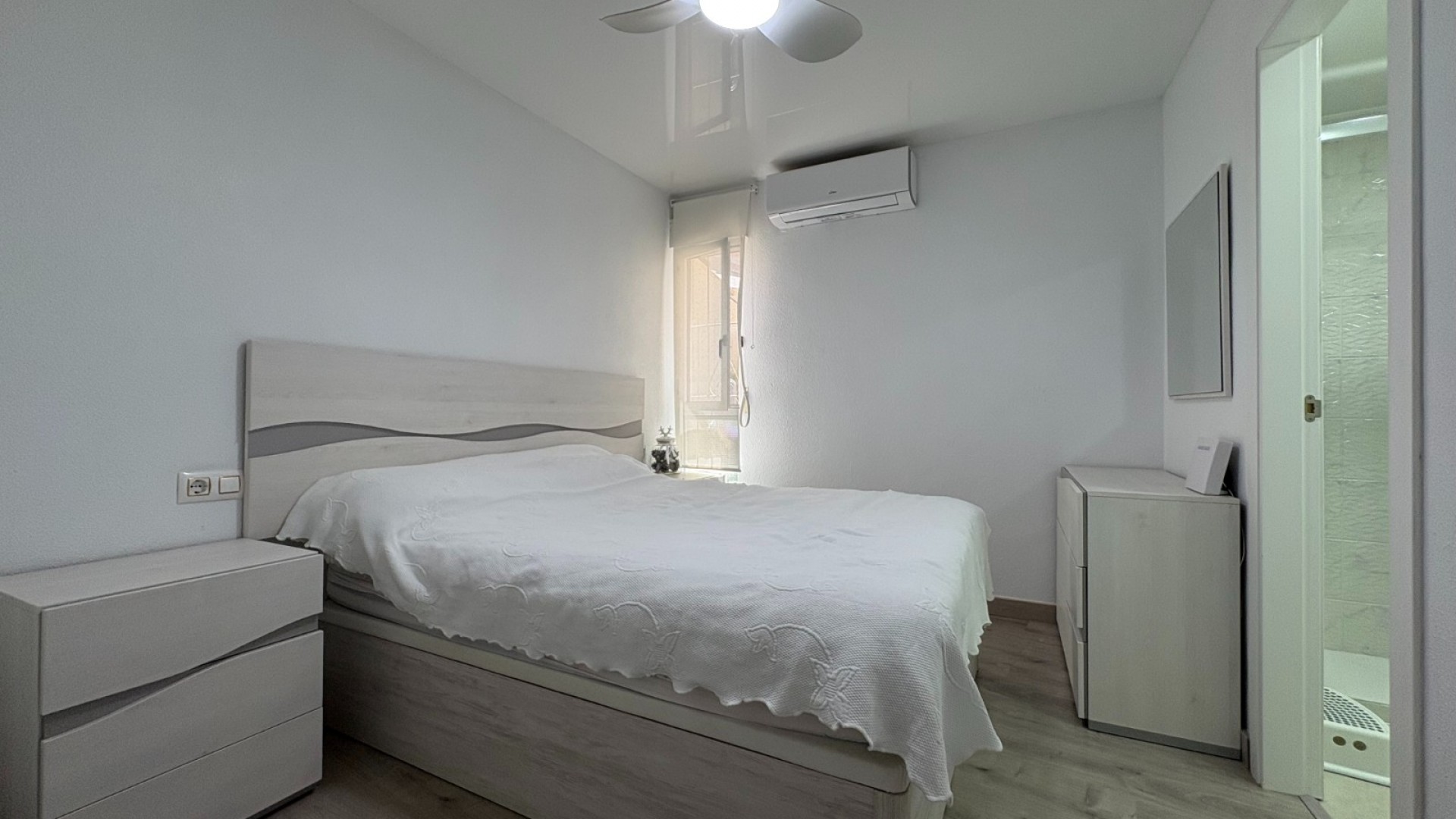 Revente - Appartement -
Torrevieja - Centro