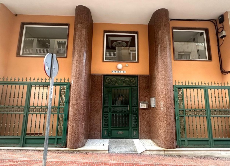 Revente - Appartement -
Torrevieja - Centro