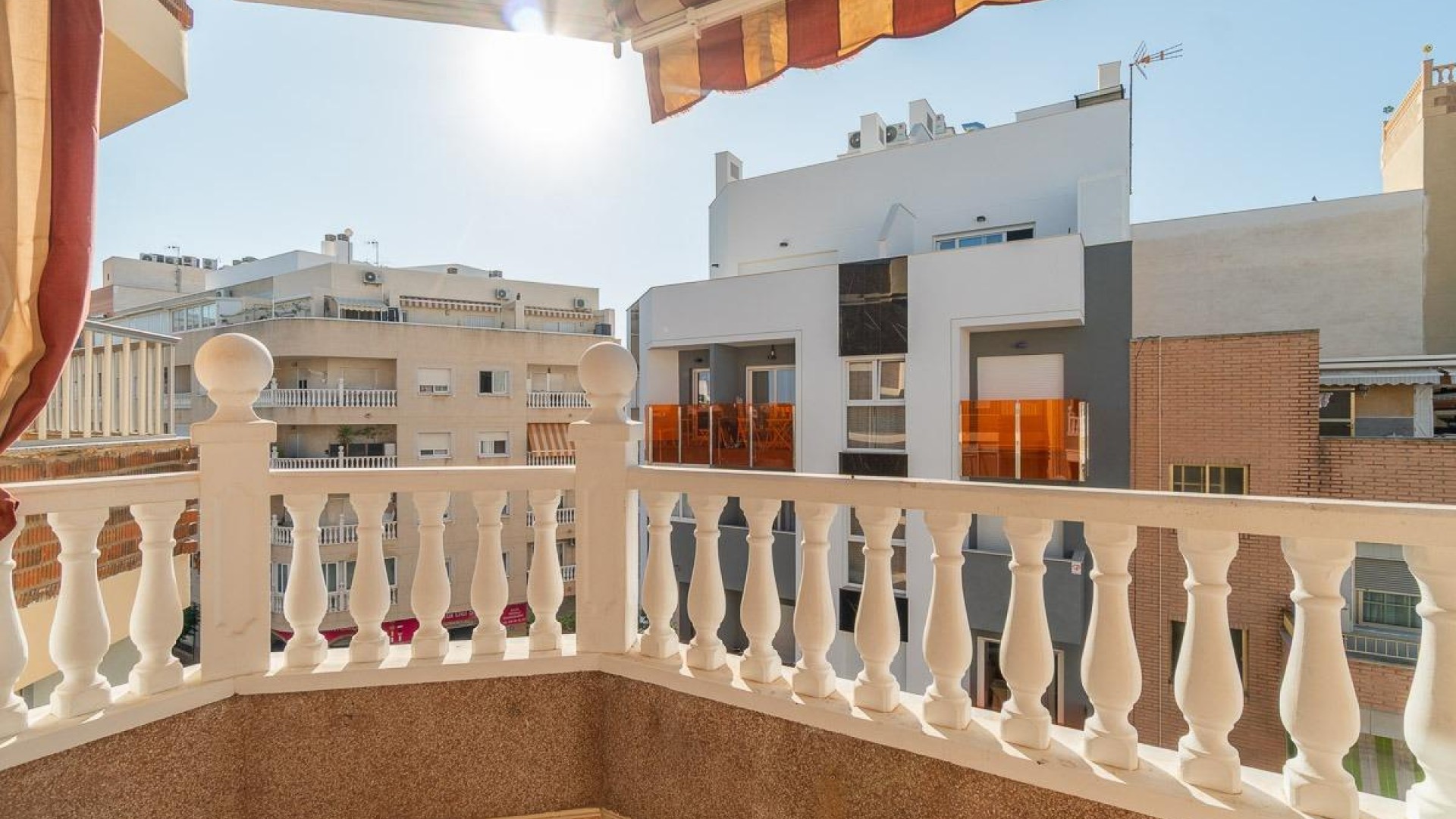 Revente - Appartement -
Torrevieja - Centro