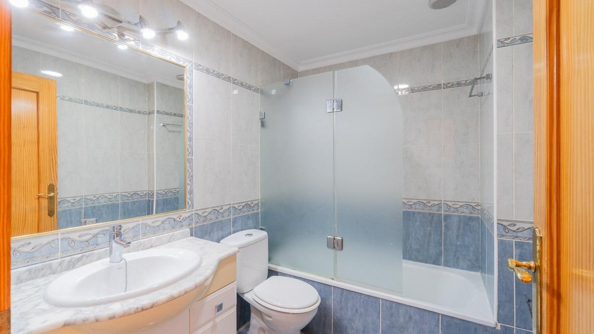 Revente - Appartement -
Torrevieja - Centro