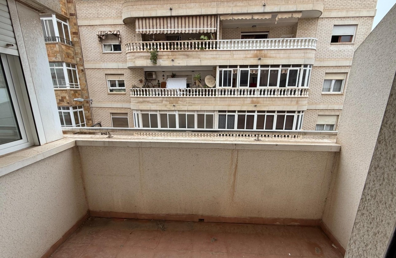 Revente - Appartement -
Torrevieja - Centro