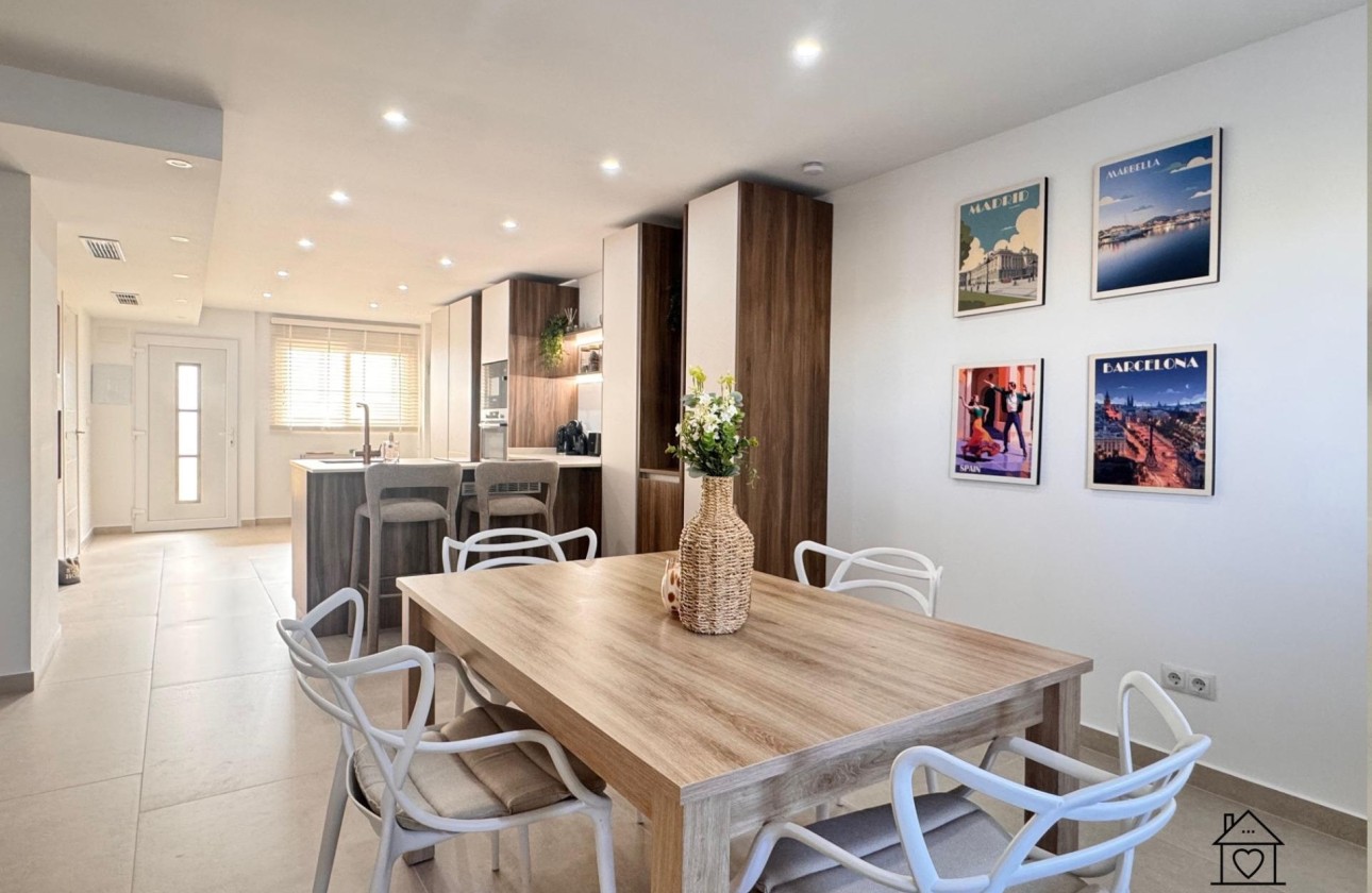 Revente - Appartement -
Torrevieja - El Acequión - Los Náufragos