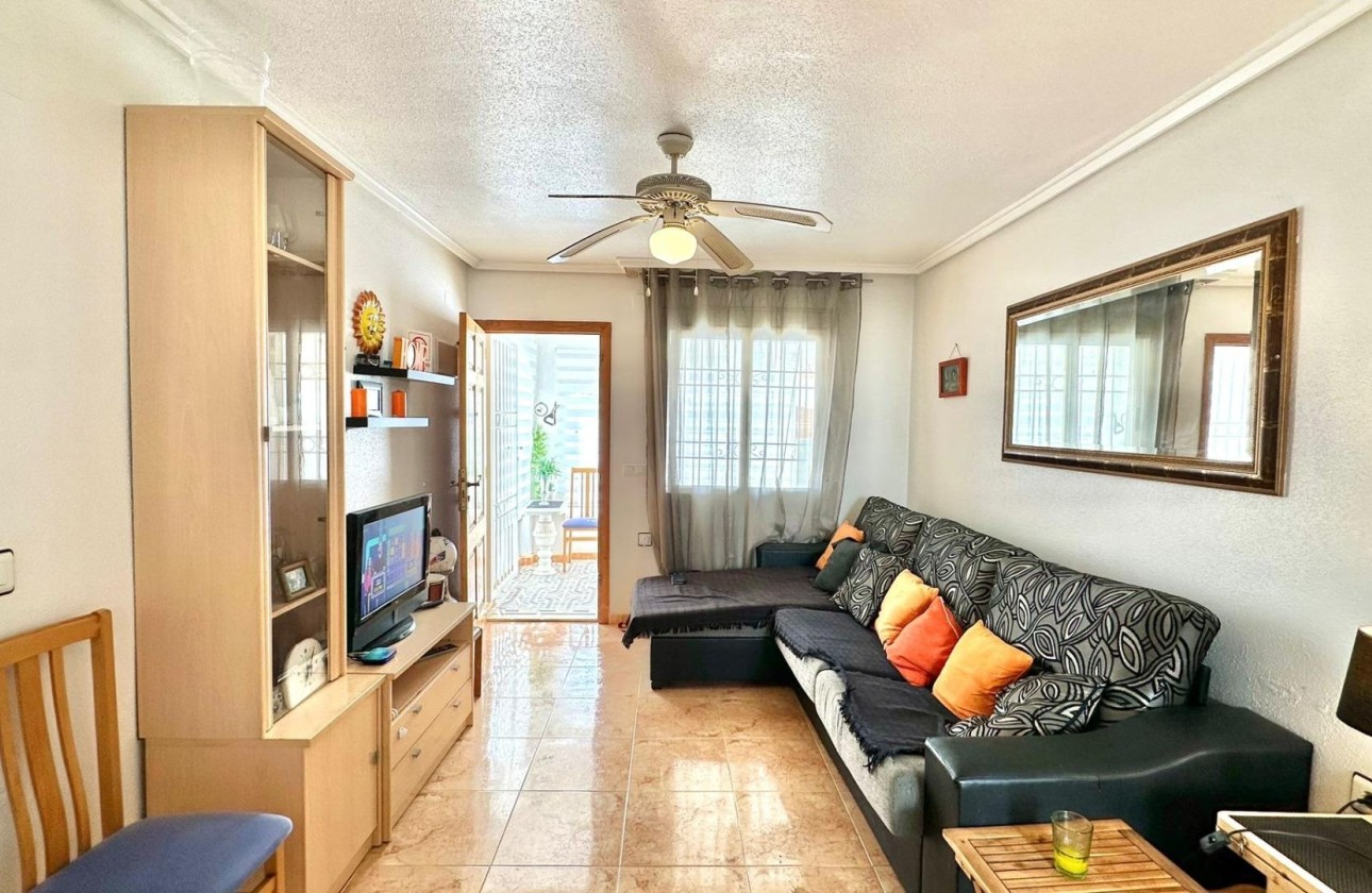 Revente - Appartement -
Torrevieja - El limonar