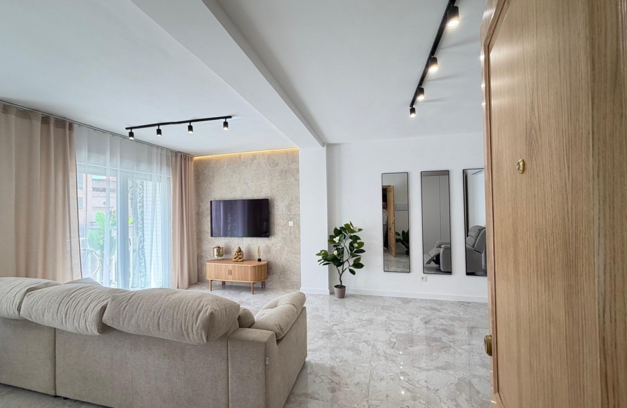 Revente - Appartement -
Torrevieja - Estacion de autobuses