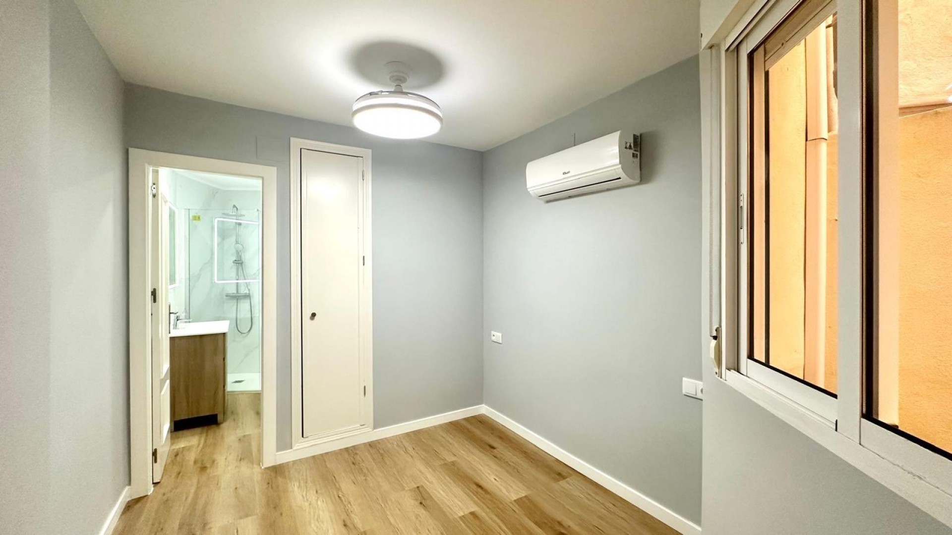 Revente - Appartement -
Torrevieja - La Mata pueblo