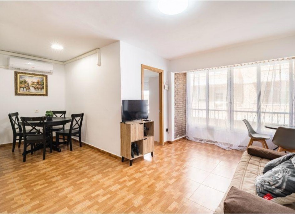 Revente - Appartement -
Torrevieja - La Mata pueblo