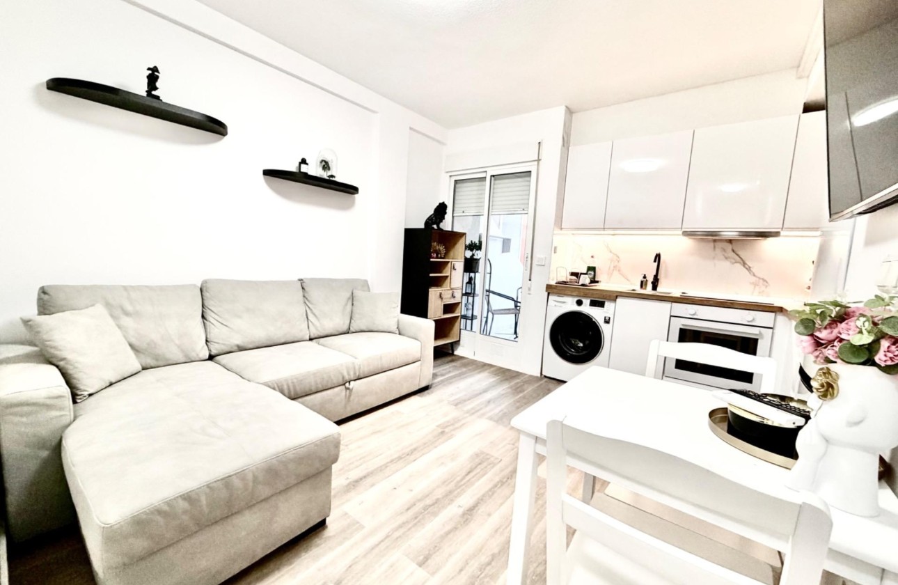 Revente - Appartement -
Torrevieja - La Mata