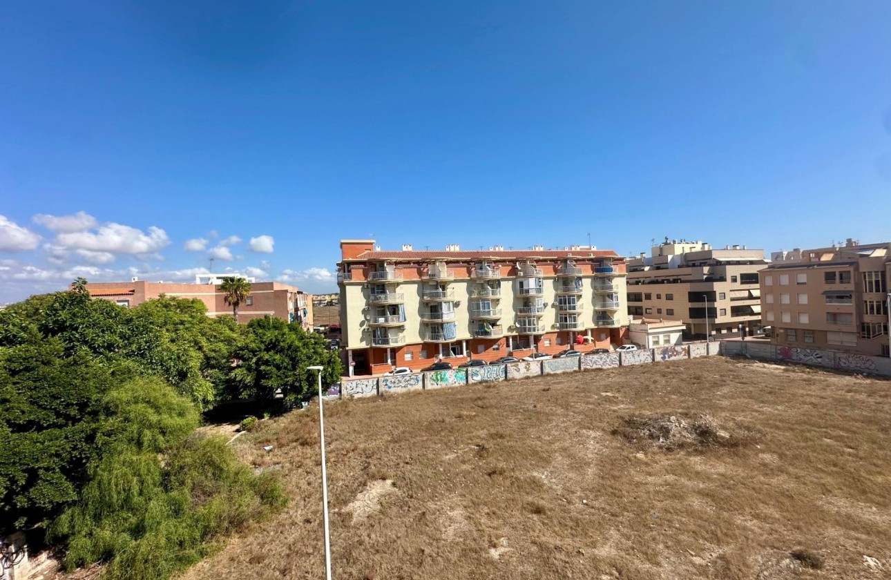 Revente - Appartement -
Torrevieja - La Mata