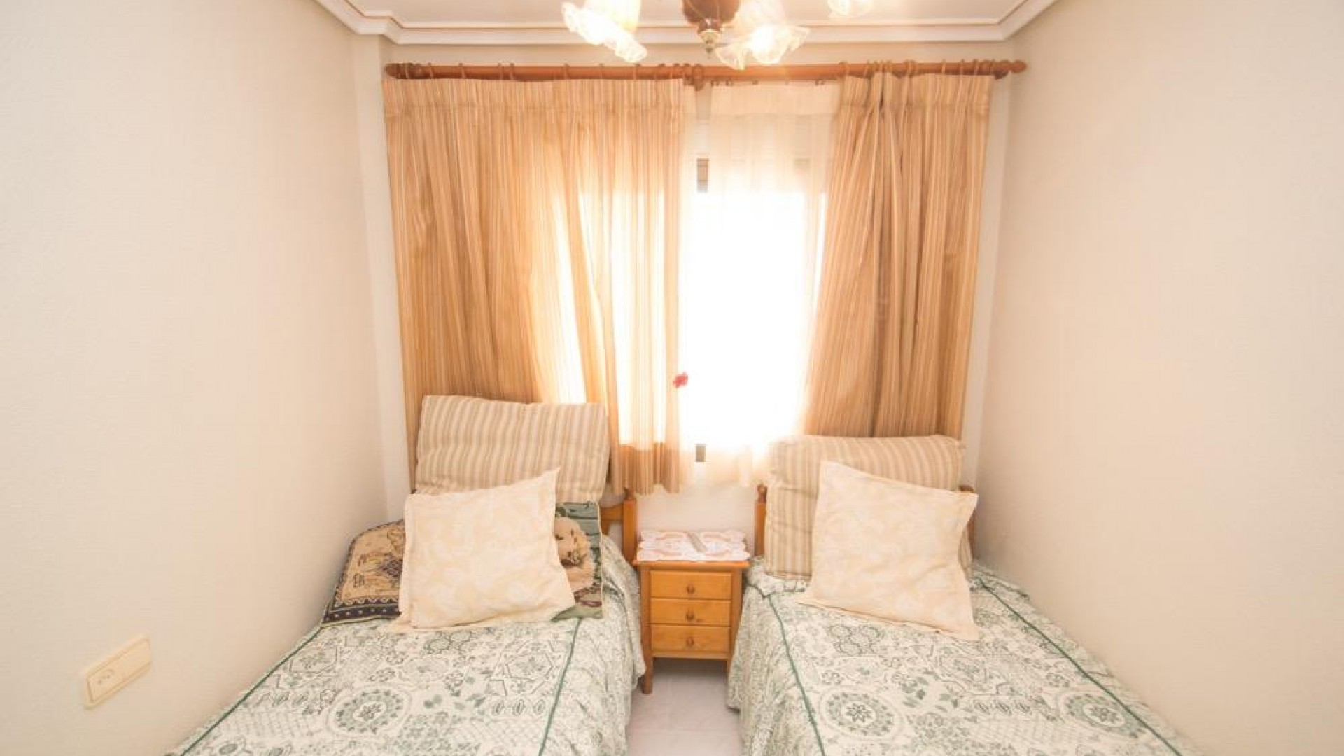 Revente - Appartement -
Torrevieja - La veleta