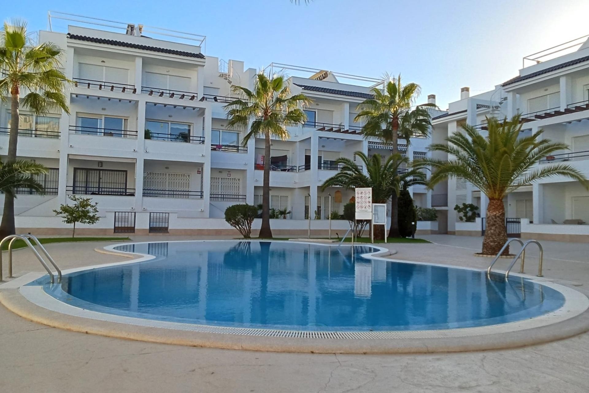 Revente - Appartement -
Torrevieja - La veleta