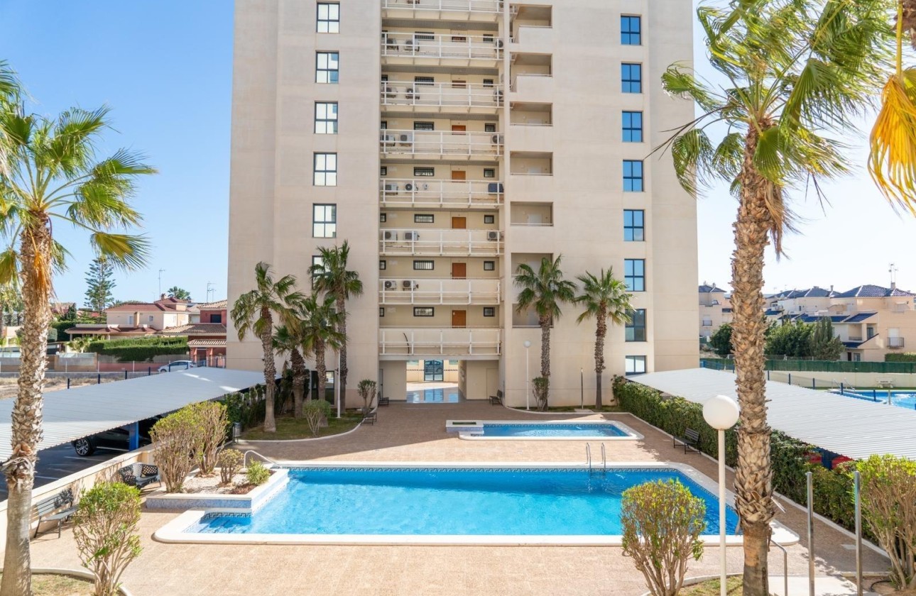 Revente - Appartement -
Torrevieja - La veleta