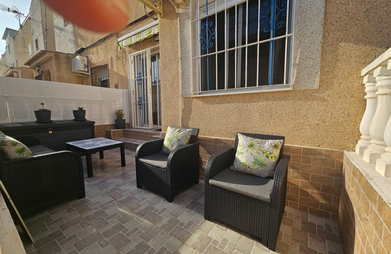 Revente - Appartement -
Torrevieja - Lago jardin