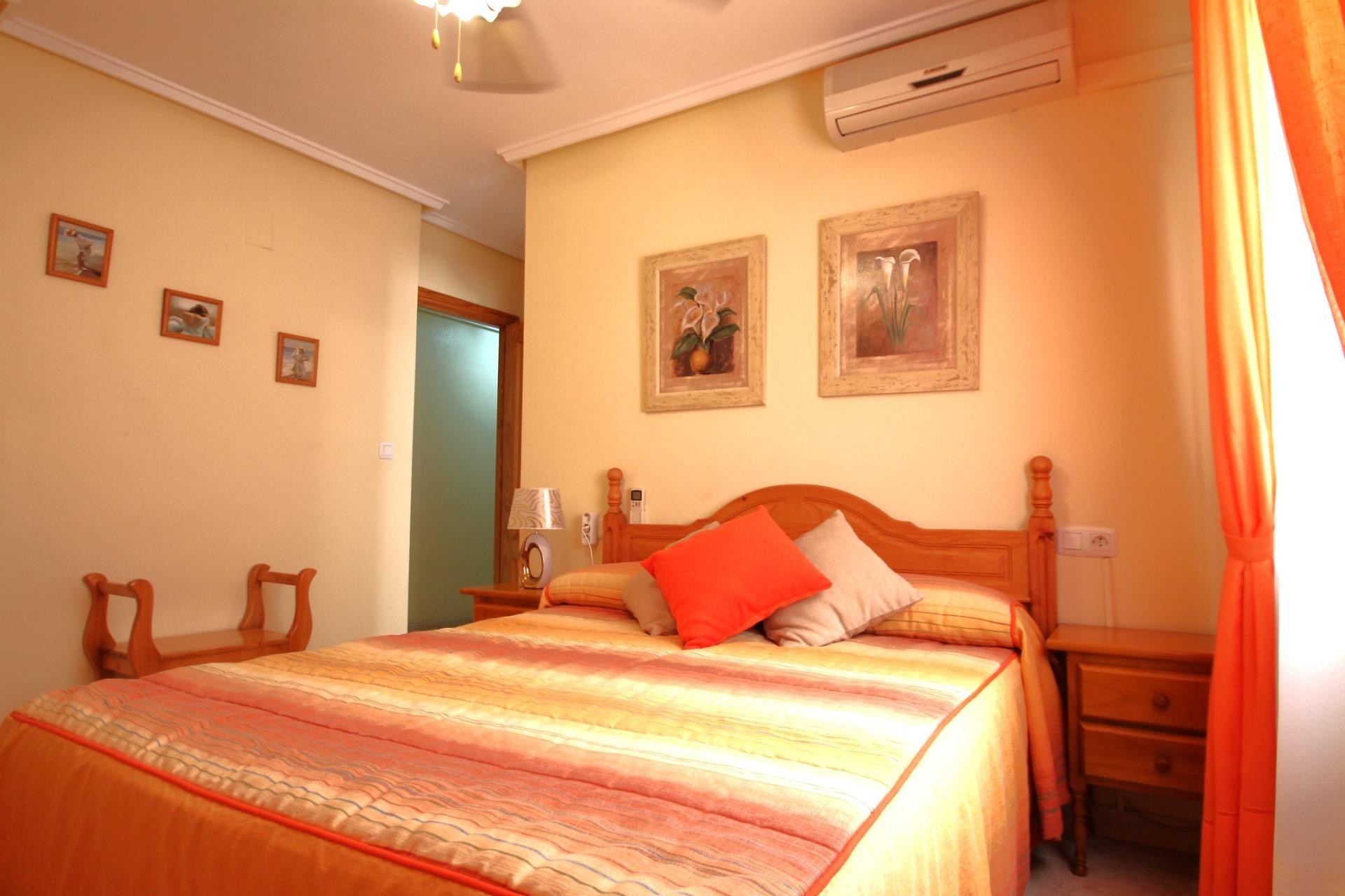 Revente - Appartement -
Torrevieja - Las Piscinas Naturales