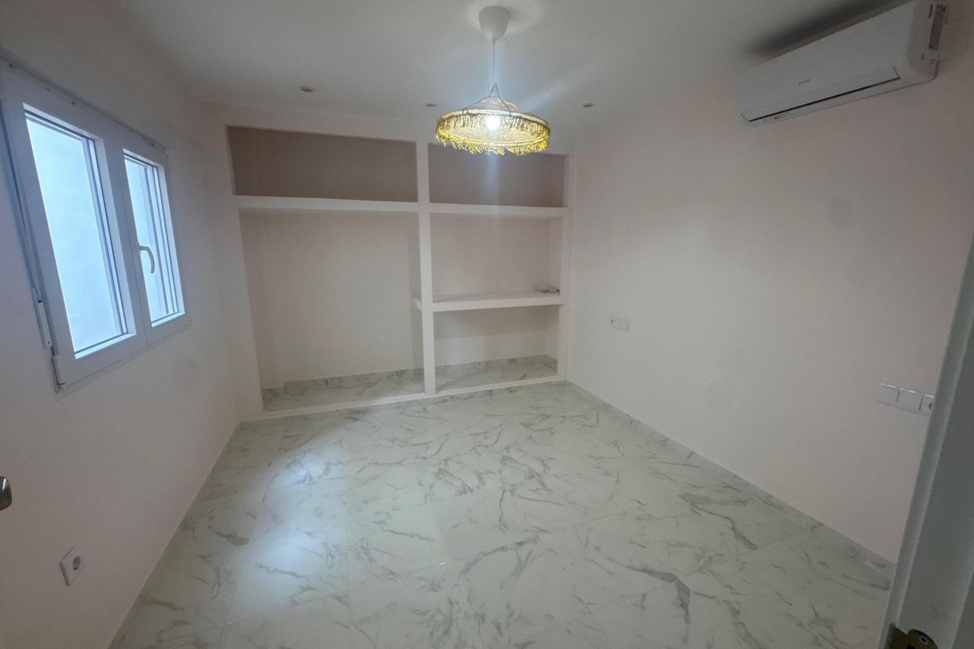 Revente - Appartement -
Torrevieja - Muelle Pesquero