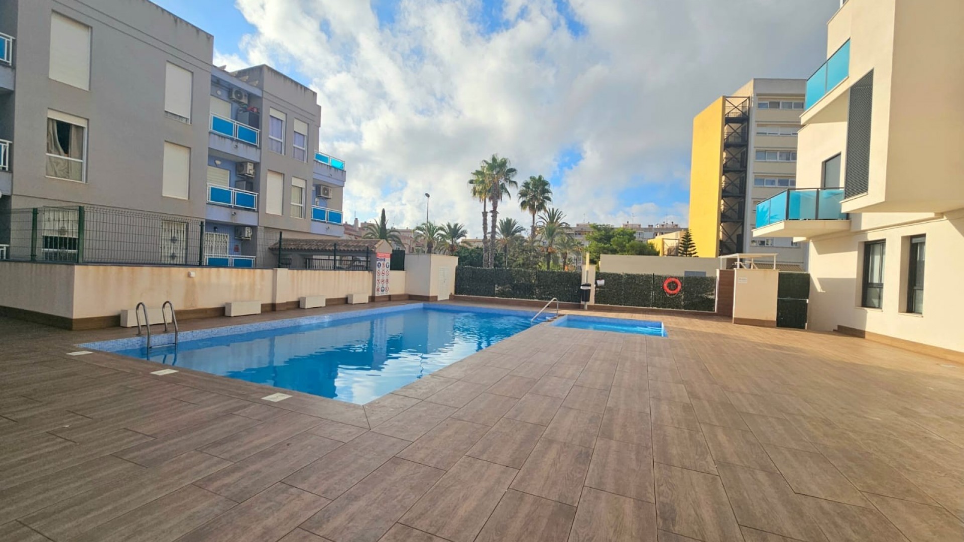 Revente - Appartement -
Torrevieja - Nueva Torrevieja