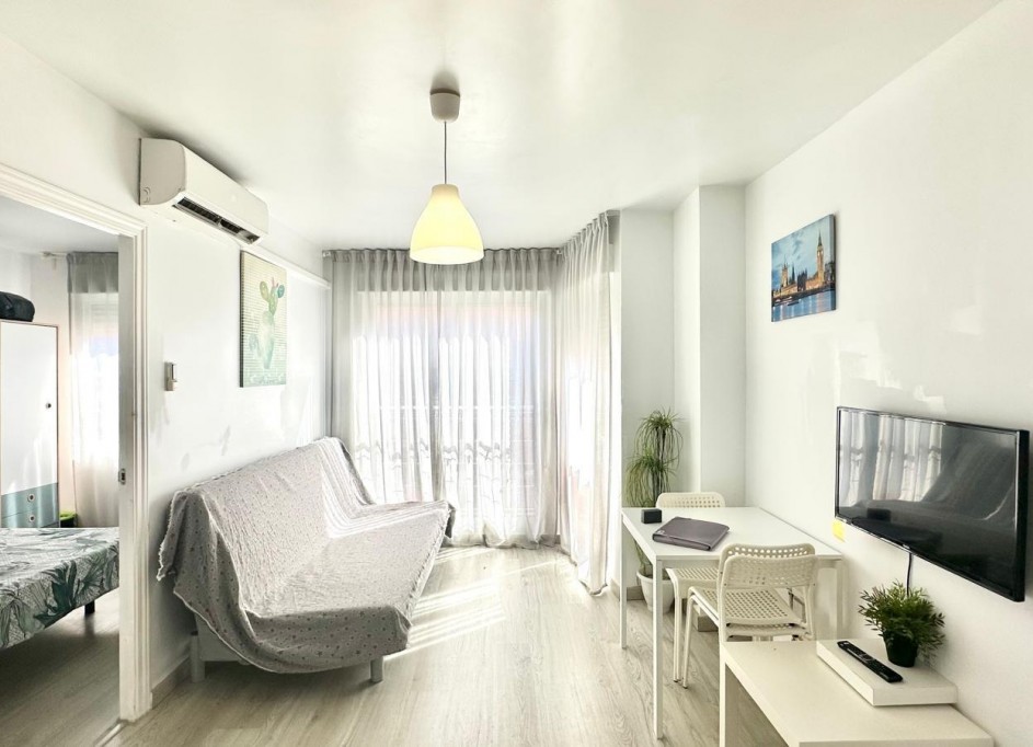 Revente - Appartement -
Torrevieja - Paseo maritimo