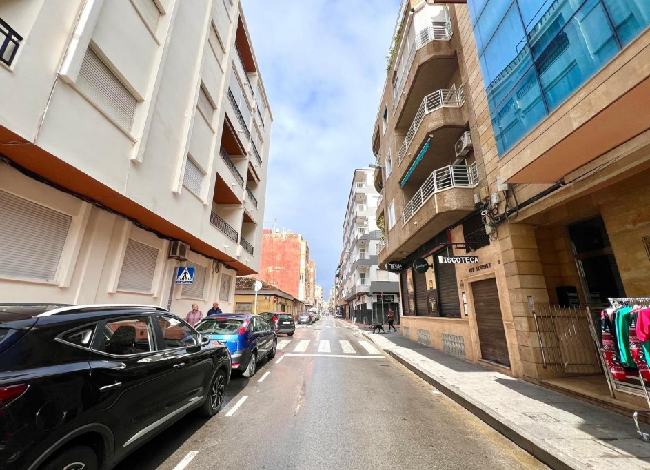 Revente - Appartement -
Torrevieja - Paseo maritimo