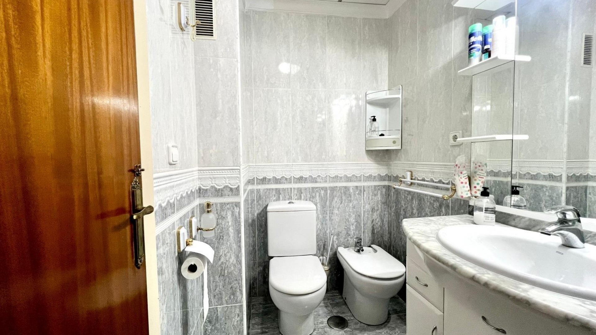 Revente - Appartement -
Torrevieja - Paseo maritimo