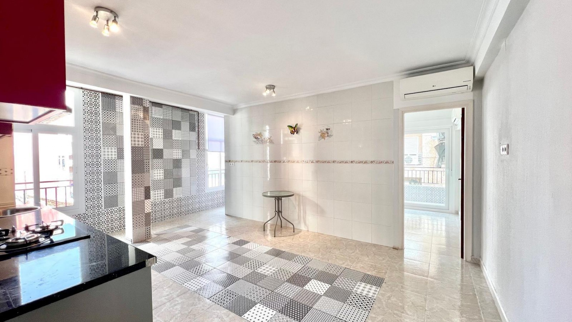 Revente - Appartement -
Torrevieja - Paseo maritimo