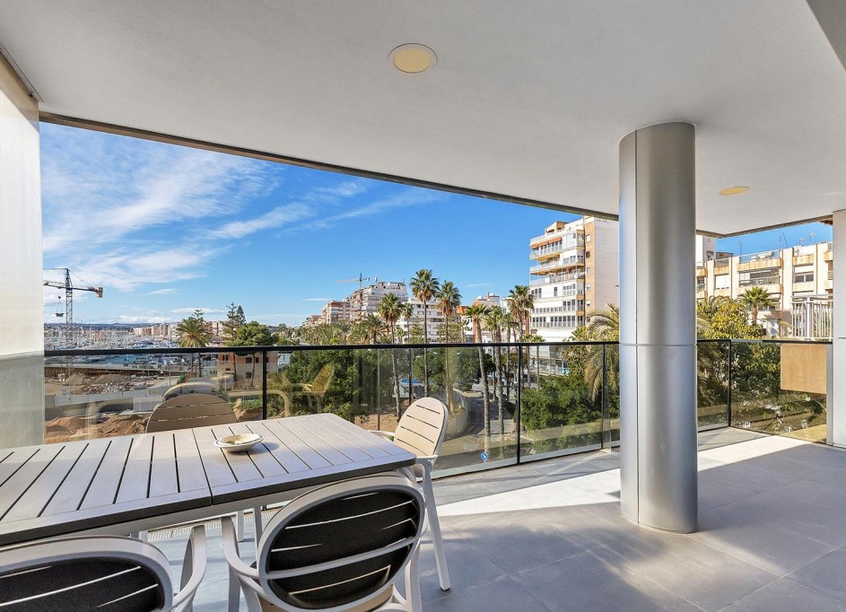 Revente - Appartement -
Torrevieja - Paseo maritimo