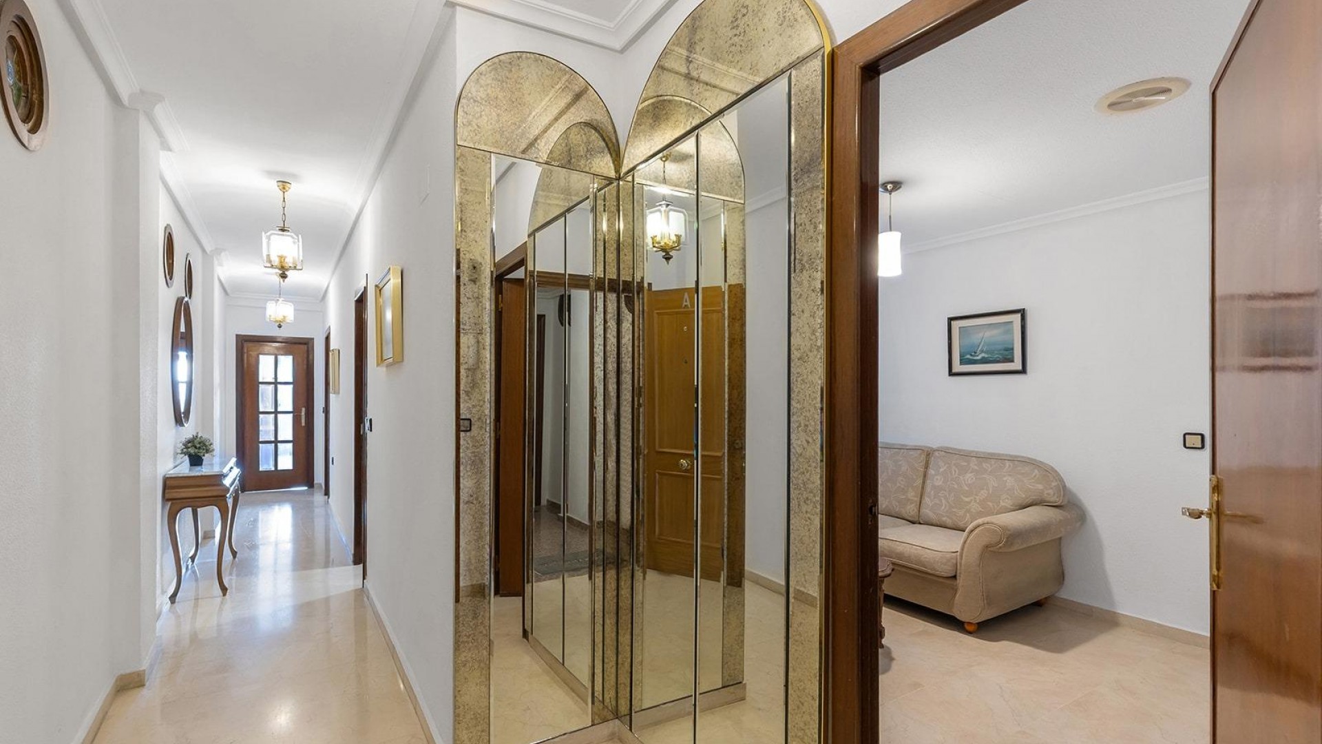 Revente - Appartement -
Torrevieja - Paseo maritimo