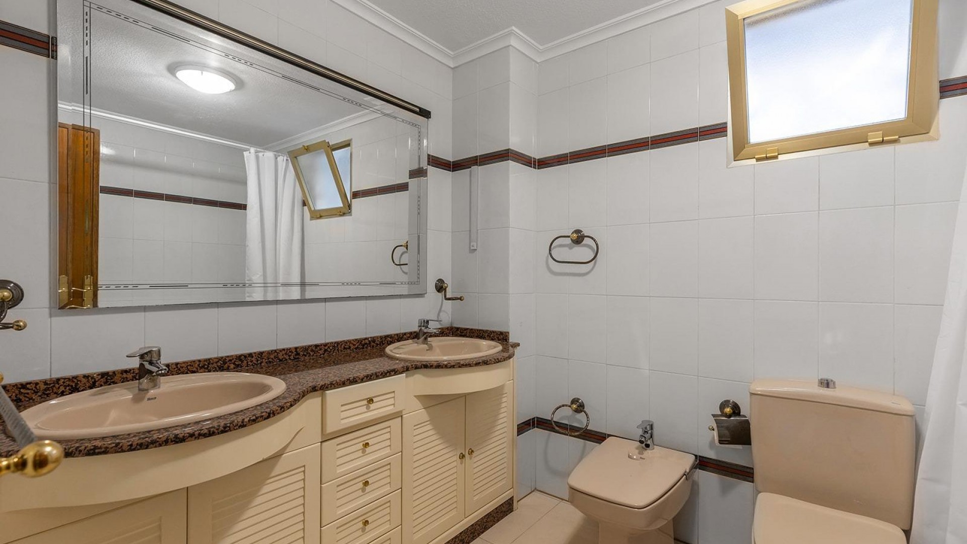 Revente - Appartement -
Torrevieja - Paseo maritimo