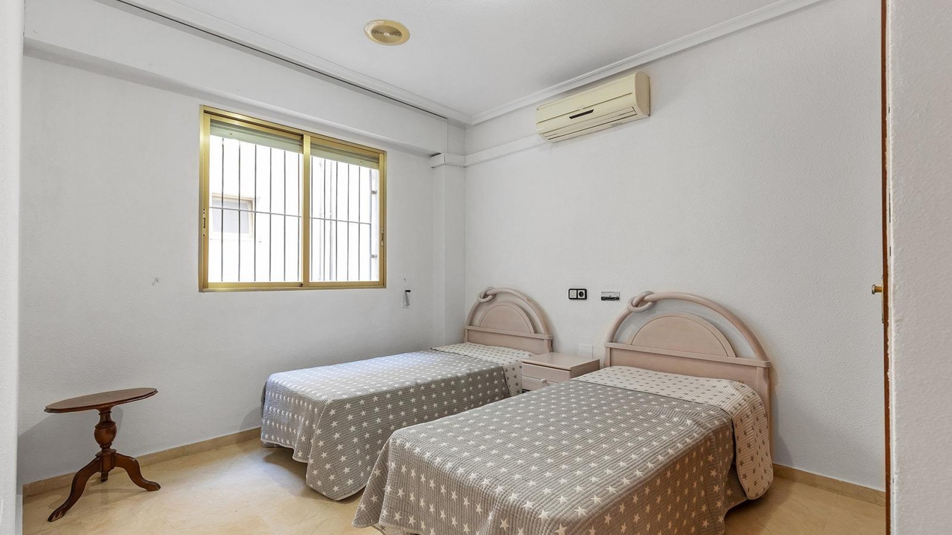 Revente - Appartement -
Torrevieja - Paseo maritimo