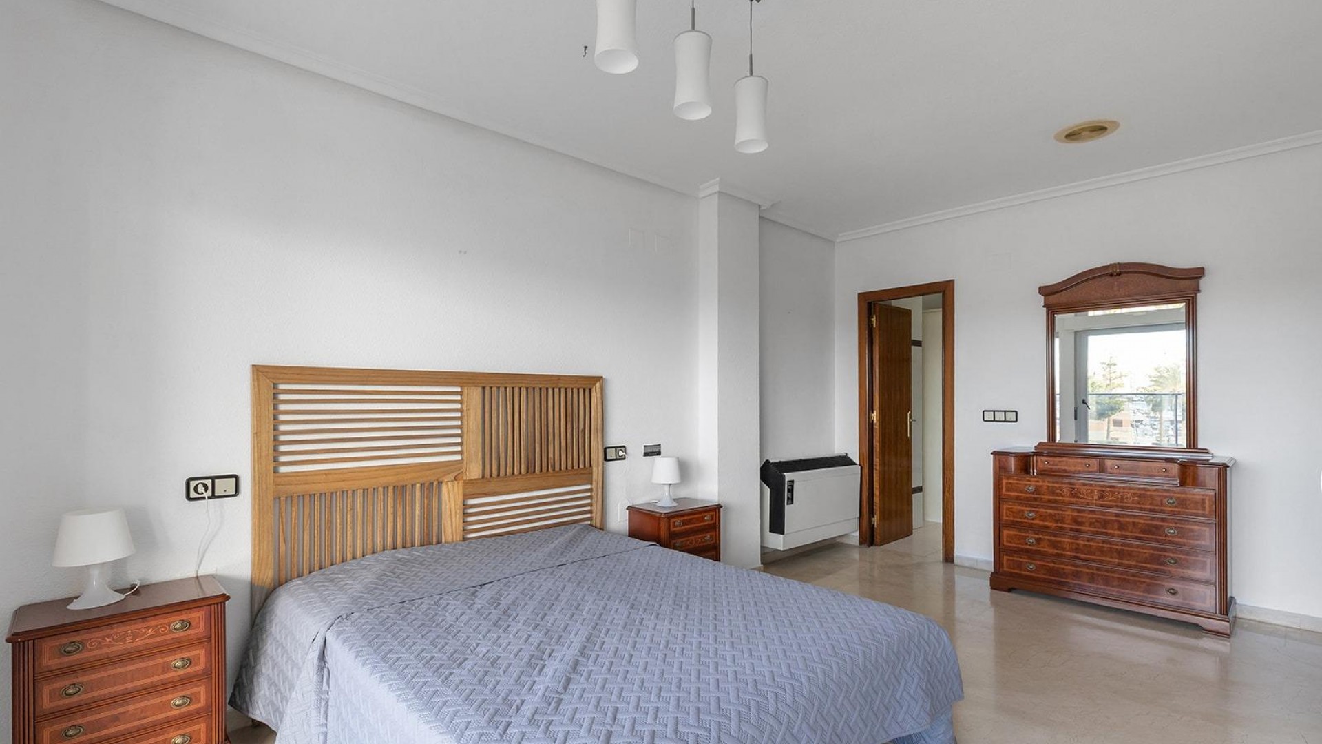 Revente - Appartement -
Torrevieja - Paseo maritimo