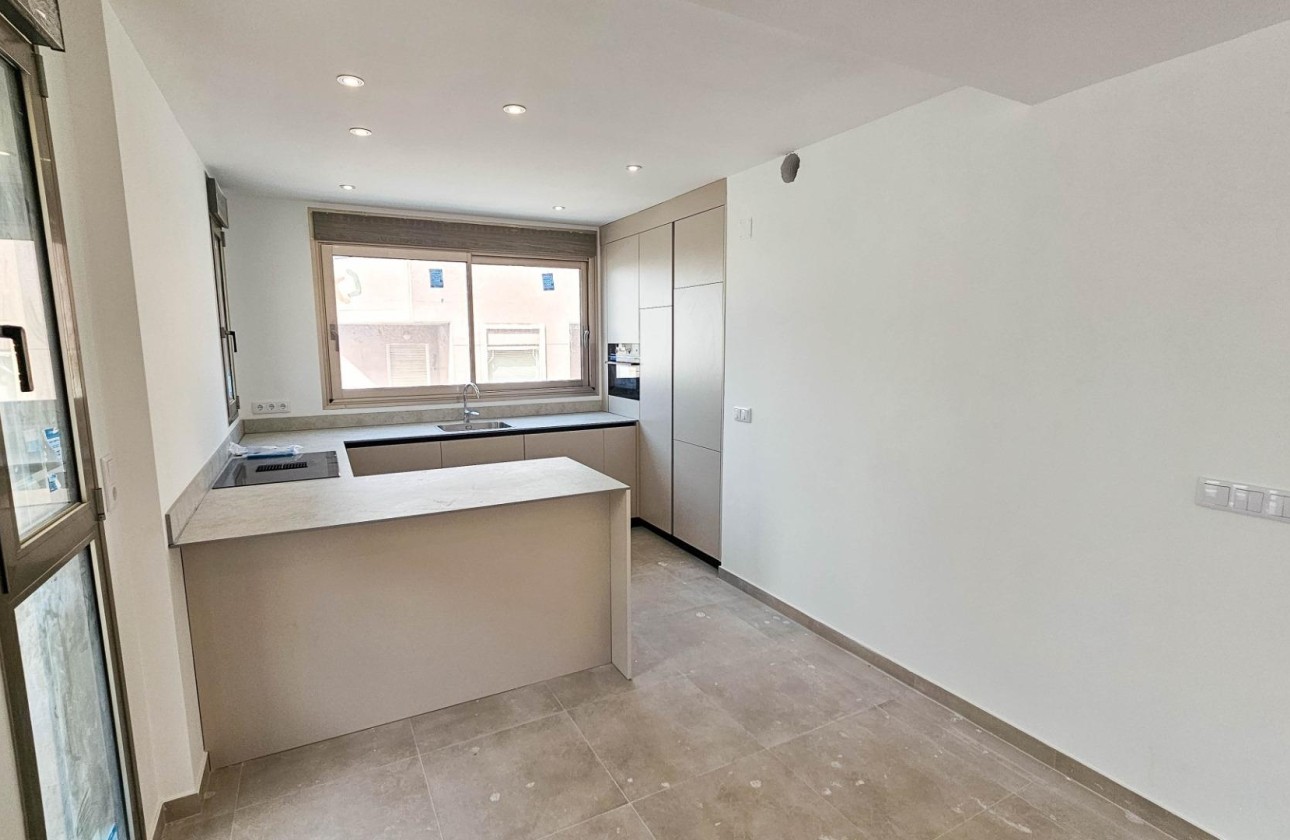 Revente - Appartement -
Torrevieja - Paseo Maritimo