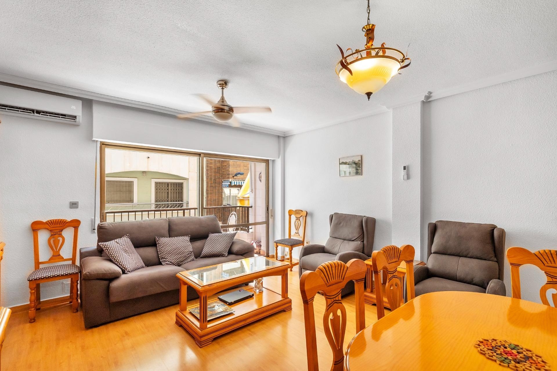 Revente - Appartement -
Torrevieja - Paseo Maritimo