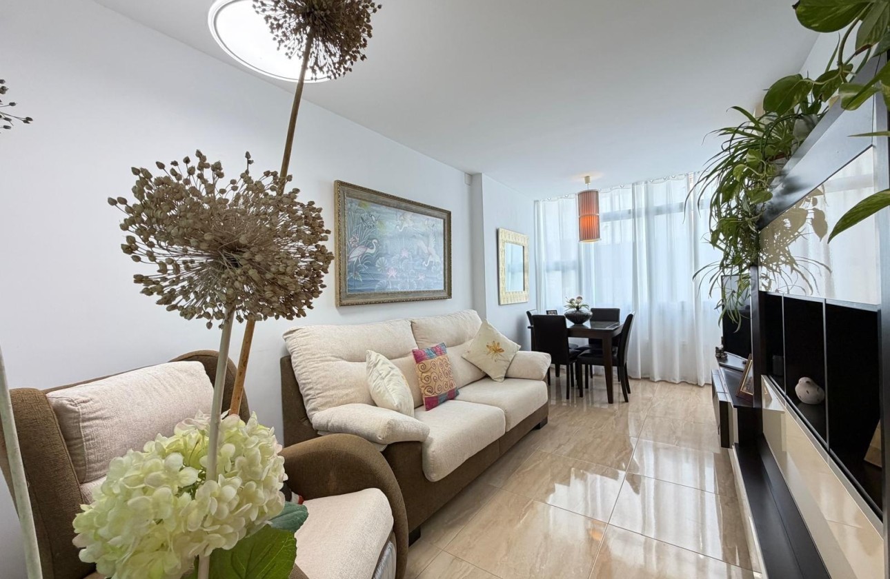 Revente - Appartement -
Torrevieja - Paseo Maritimo