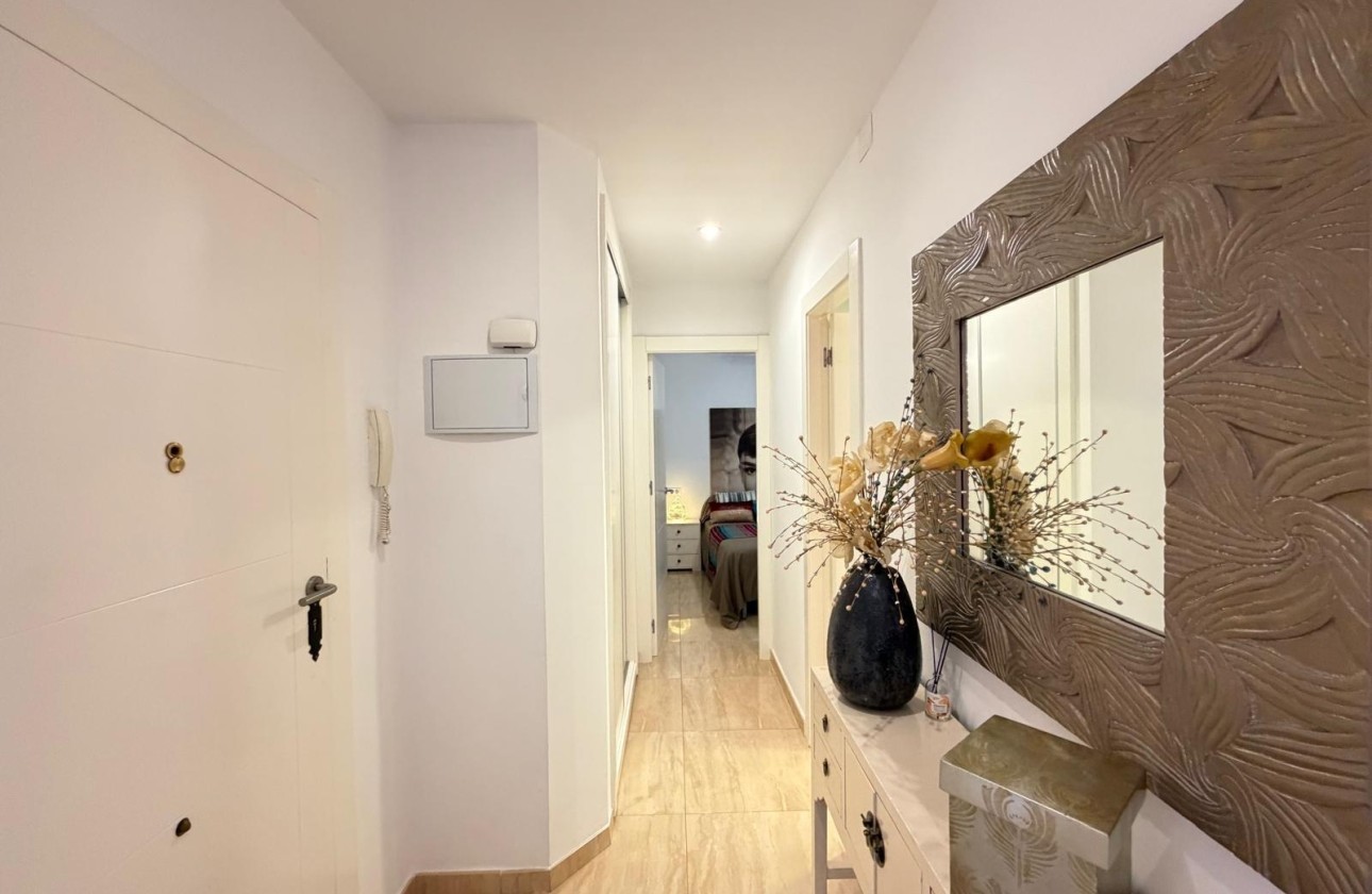 Revente - Appartement -
Torrevieja - Paseo Maritimo
