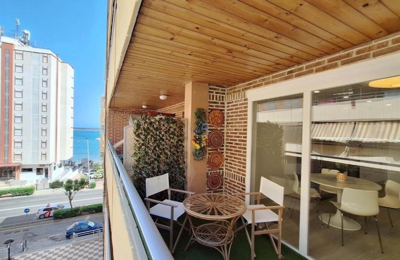 Revente - Appartement -
Torrevieja - Playa Acecion
