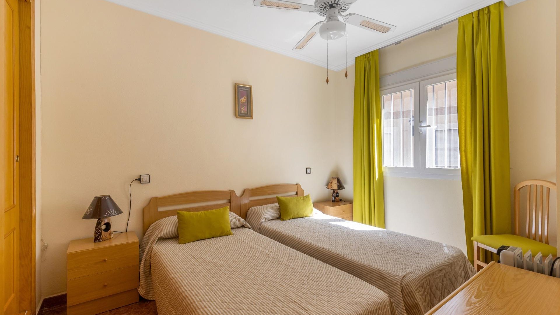 Revente - Appartement -
Torrevieja - Playa de los locos