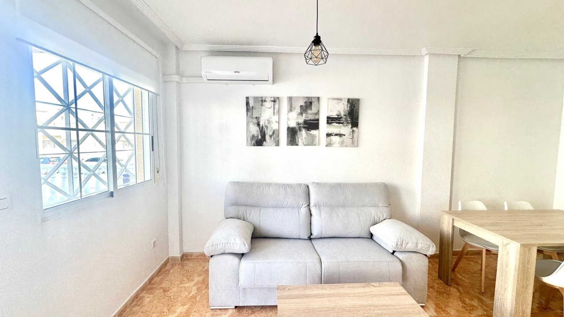 Revente - Appartement -
Torrevieja - Playa de los locos