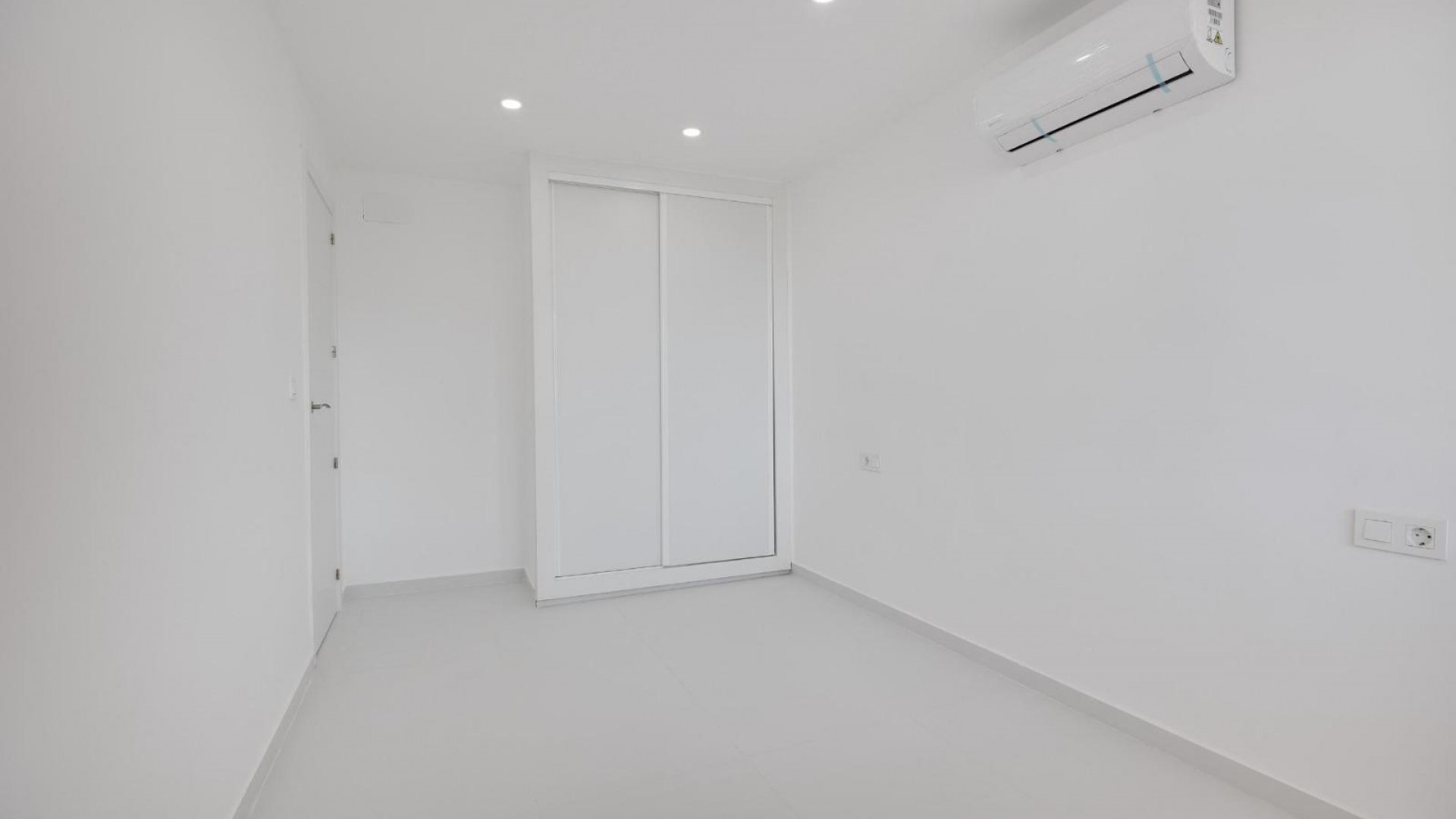 Revente - Appartement -
Torrevieja - Playa de los Naufragos