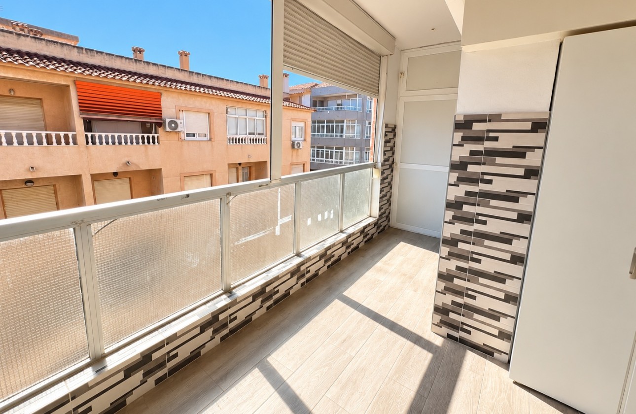 Revente - Appartement -
Torrevieja - Playa de los Naufragos