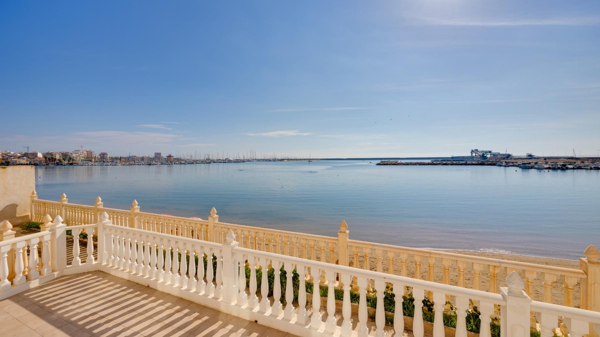 Revente - Appartement -
Torrevieja - Playa del Acequión